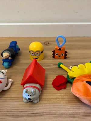 Happy Meal toys pack of 6 used with Minions and Looney Toons figures