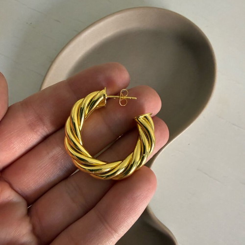 Hoop earrings like new, gold color