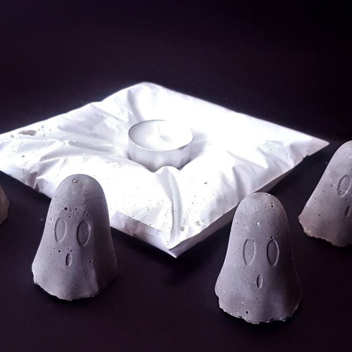 Set of 4 handmade cement ghost decorations
