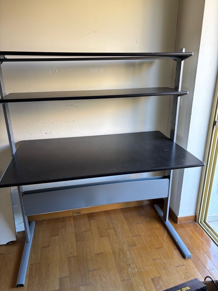 IKEA desk with metal frame and two… - € 30,00 - Vendora.cy
