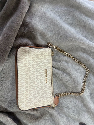 Michael Kors shoulder bag like new beige and gold hardware