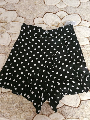 Zara polka dot shorts-skirt black, like new, size S