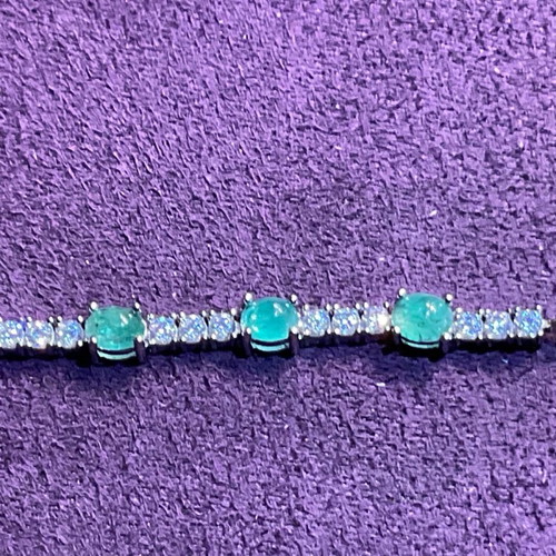 Silver bracelet with natural emeralds and certificate of authenticity new