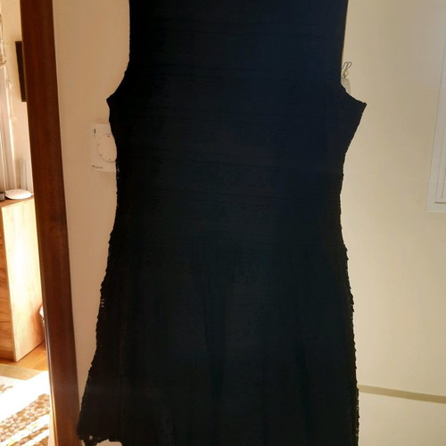 Zara dress black with elastic lace like new, size M