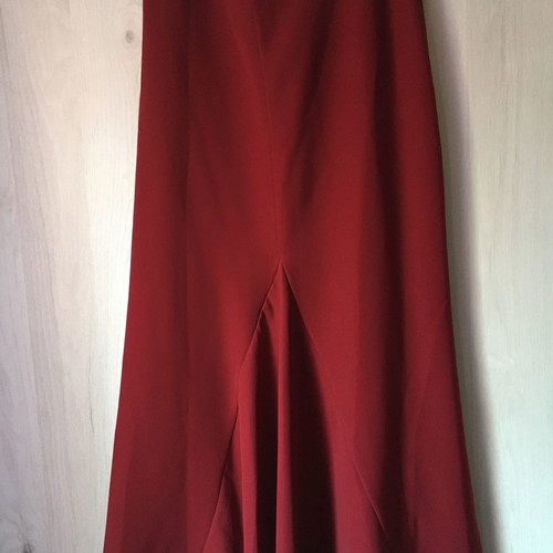 Skirt red new, waist 76 cm and length 95 cm