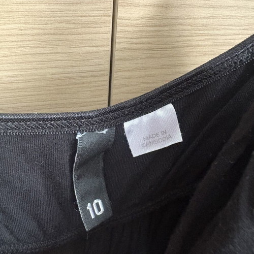 H&M dress like new, size medium, black