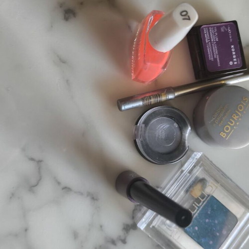 Cosmetics set used with Korres, Bourjois, Tommy, Avon, Seventeen