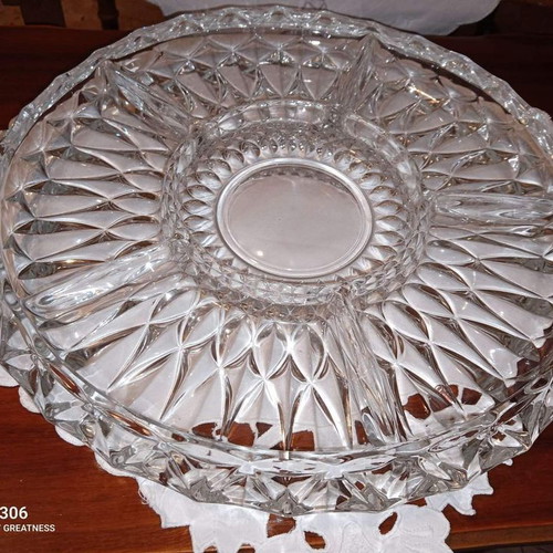Crystal embossed hors d'oeuvres plates used, set of two