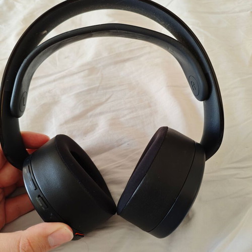 Sony Pulse 3D headphones like new with CoolGel Memory Foam earmuffs wireless