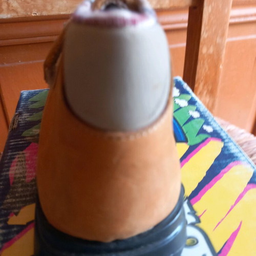 Children's beige boots new, size 26 for boys