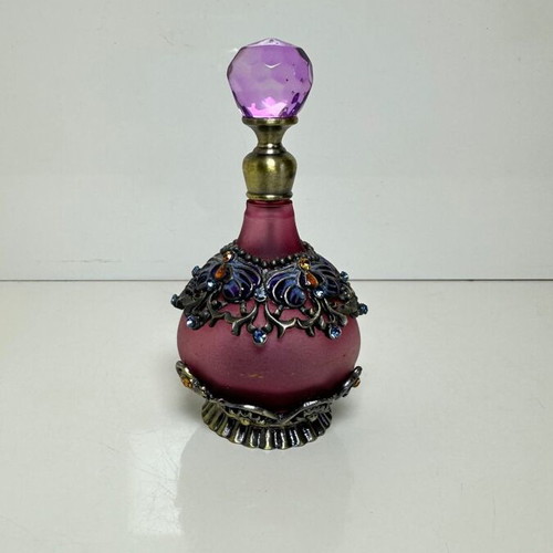 Vintage ornate perfume bottle Yufeng 25ml purple