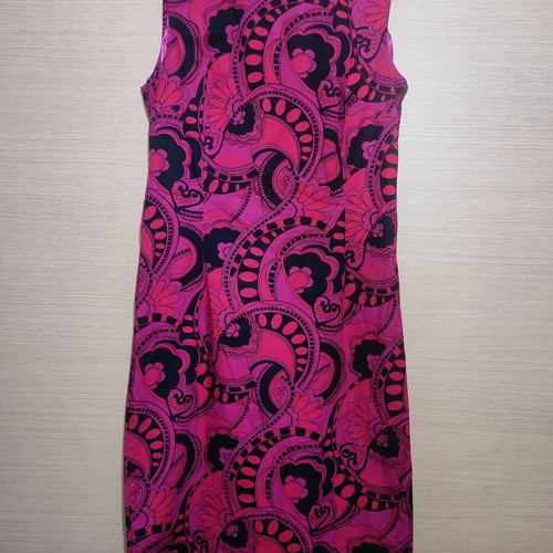 H&M Dress with Red and Black Paisley Print like new, size S