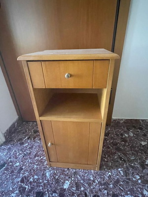 Κομοδίνο μεταχειρισμένο, 1 τεμάχιο