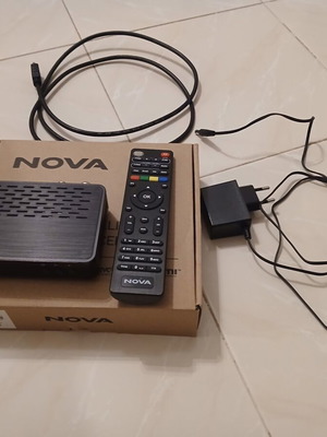 Nova decoder like new with remote and accessories