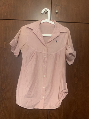 Shirt used, short sleeve, white and pink, size S