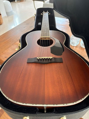 Fender Paramount PS-220E Parlor ακουστική κιθάρα, ολόκληρο μαόνι, Aged Cognac Burst