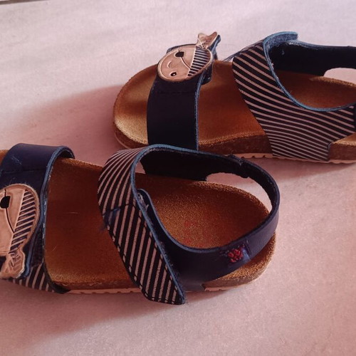 Garvalin boys' sandals used size 25 blue with pirate design