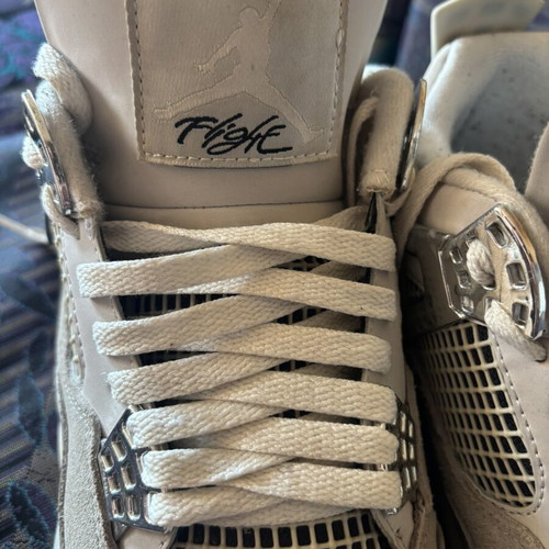 Air Jordan 4 Retro Frozen Moments sneakers, size 42, grey silver