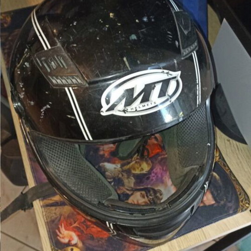 Motorcycle helmet without visor