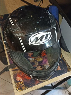 Motorcycle helmet without visor