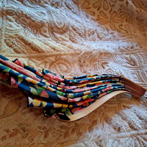 Retro Foldable Hat-Fan 2 in 1 like new, colorful, bamboo ribs