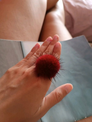 Fur Bijou Ring like new, adjustable, burgundy