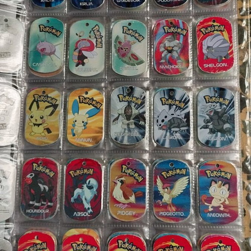 Album with metal Pokmon and Bakugan - 65,00 - Vendora.cy Album with metal Pokmon and Bakugan - 65,00 - Vendora.cy