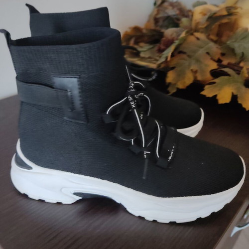 Athletic boot like new, size 37, black