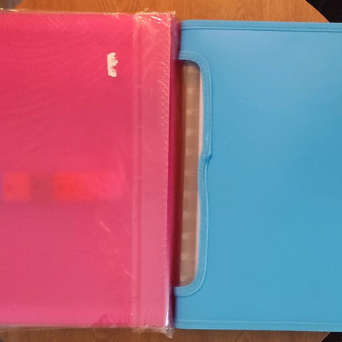 Expanding file folders with elastic, set of 2, like new