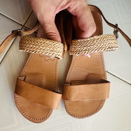 Leather children's sandals size 31 like new, brown