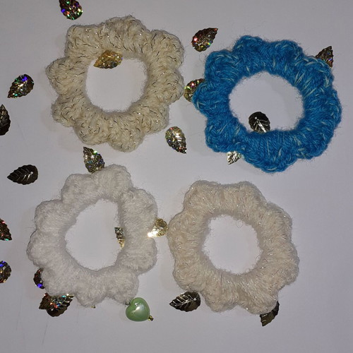 Pack of 4 handmade hair ribbons in white, blue and ecru colors