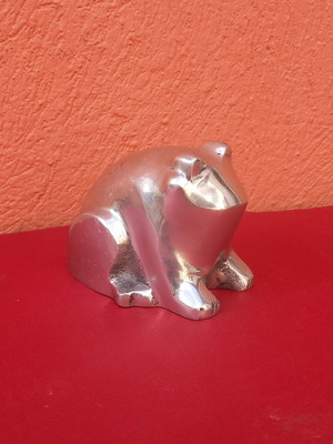 Frog paperweight aluminum used for desk