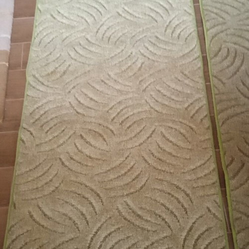 Rug set green like new
