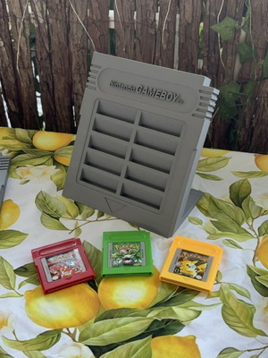 Βάση για 10 παιχνίδια Gameboy καινούργια
