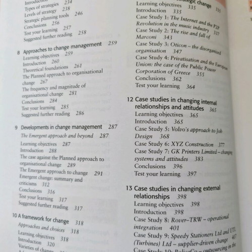 Managing Change Bernard Burnes 4th edition like new, English