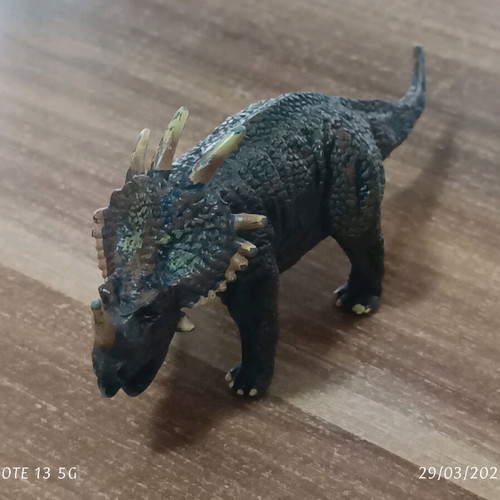 Styracosaurus dinosaur figure used, 15cm length