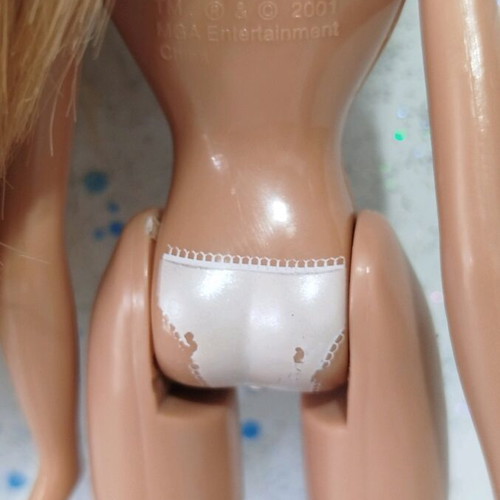 Bratz Adventure Girlz Yasmin 2006 doll used with flaws