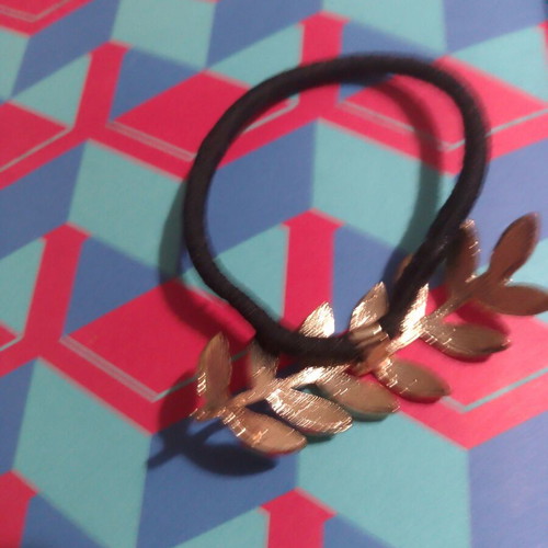 Hair elastic with gold leaf branch design
