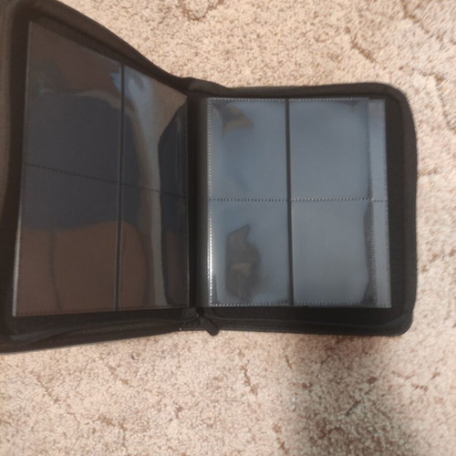 Toploader binder with 112 pockets and zipper, new