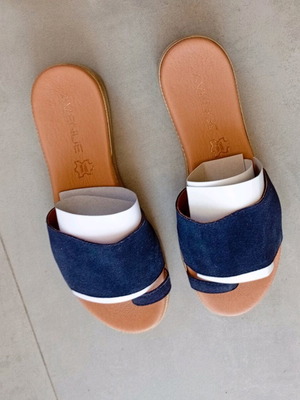Leather sandals, summer, only 8 €.