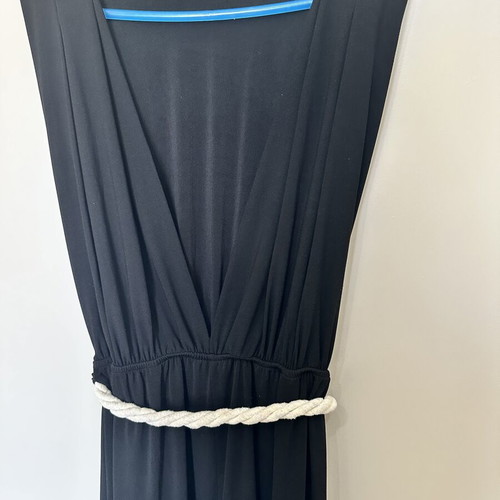 Dress black long elastic with open back and belt like new