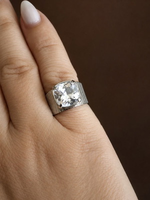 Steel silver chevalier ring with adjustable transparent square stone, like new