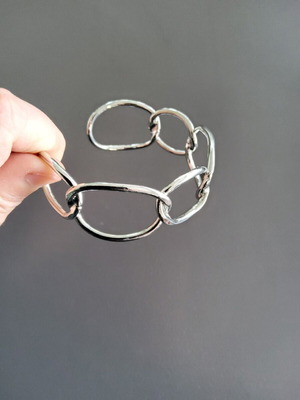 Bracelet type handcuff new, silver color