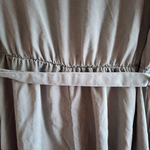 Midi dress green like new, soft and breathable