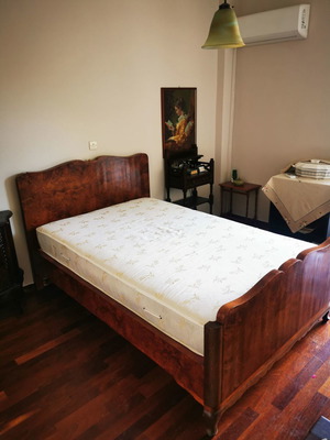 Κρεβάτι καρυδιά μεταχειρισμένο, αντίκα, ανακαινισμένο, με στρώμα