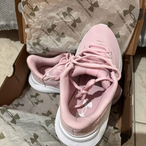 Under Armour women's running and leisure shoes new, size 39, white and pink