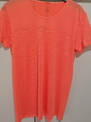 Decathlon sports shirt size L