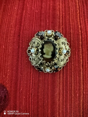 Vintage γυναικεία καρφίτσα cameo μεταχειρισμένη με πέτρες καφέ