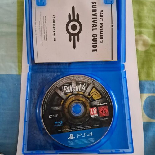 Fallout 4 PS4 game like new, action