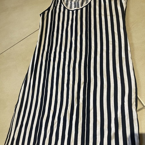 Tezenis striped top like new, size M, black and white